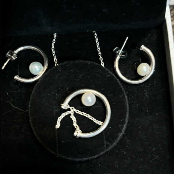 NWOT Pandora pearl and silver necklace and earrings - Picture 2 of 5